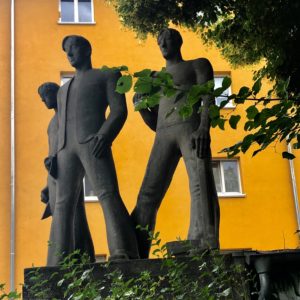 Bauarbeiterdenkmal, Loreleiring Ecke Oestricher Straße